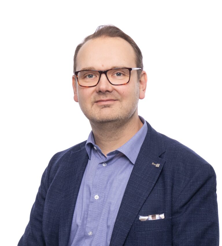 Sami Peltola: "Nuorisomme ansaitsee paremman koulutuksellisen ja taloudellisen tulevaisuuden"